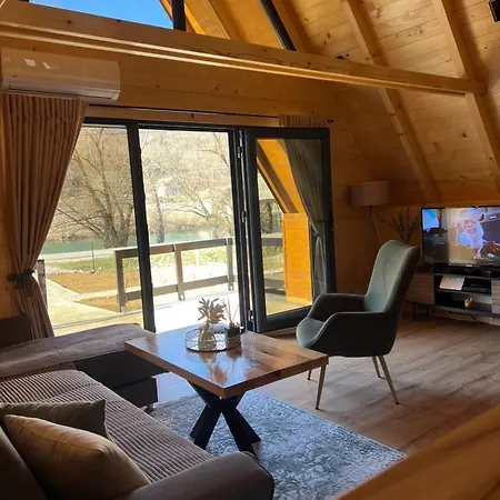 Jezero-jajce Villa *