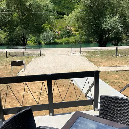 Jezero-jajce Villa Jezero (Republika Srpska)