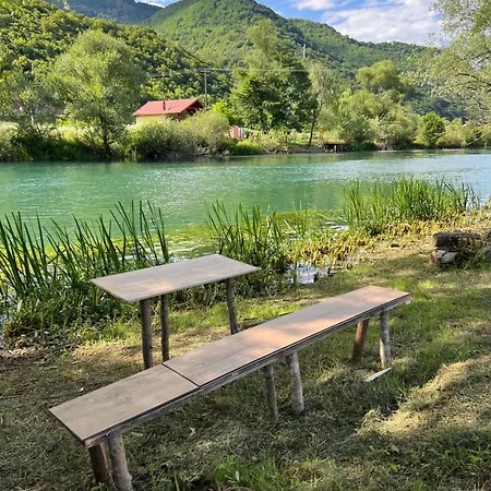 וילה Jezero-jajce