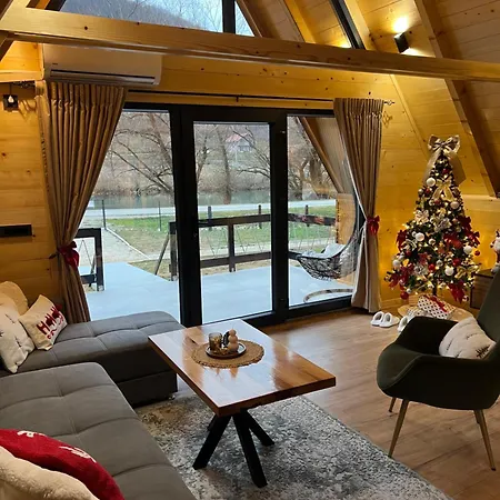 Jezero-jajce Villa *